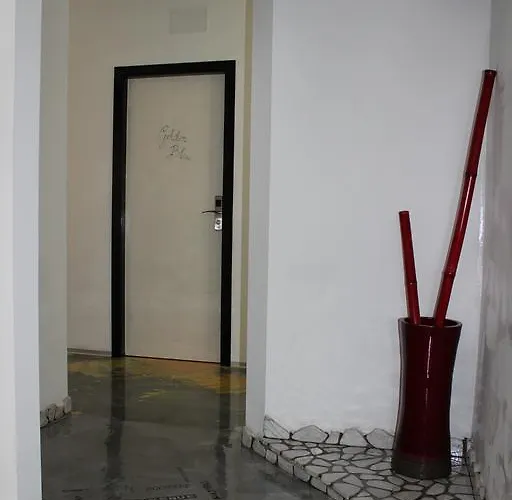 Follow Me Bed & Breakfast 4*