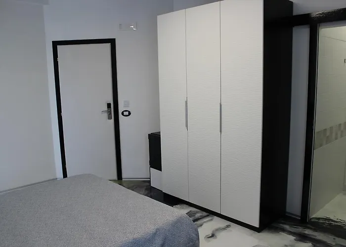 Follow Me Bed & Breakfast 4*